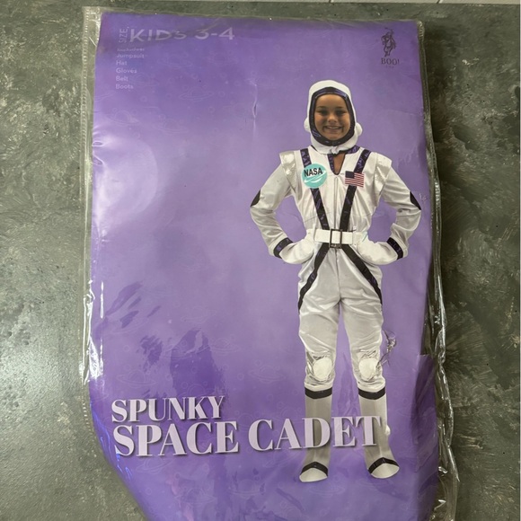 Hauntlook Spunky Space Cadet Astronaut Suit Kids Halloween Costume Dress Up 3-4 - Picture 5 of 5